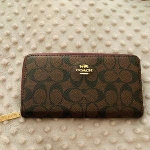 Coach - women’s wallet